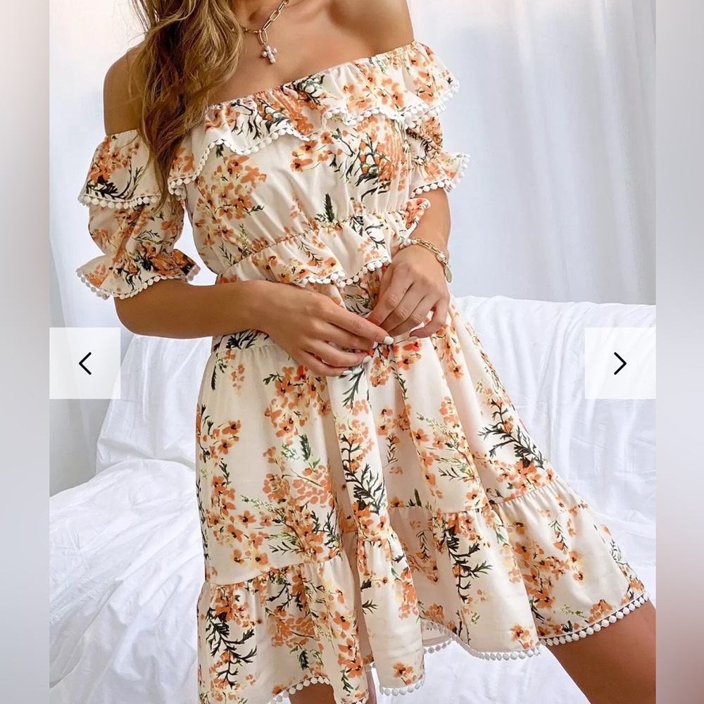 🌼NWOT Women’s Orange Cream Floral Off-Shoulder Dress